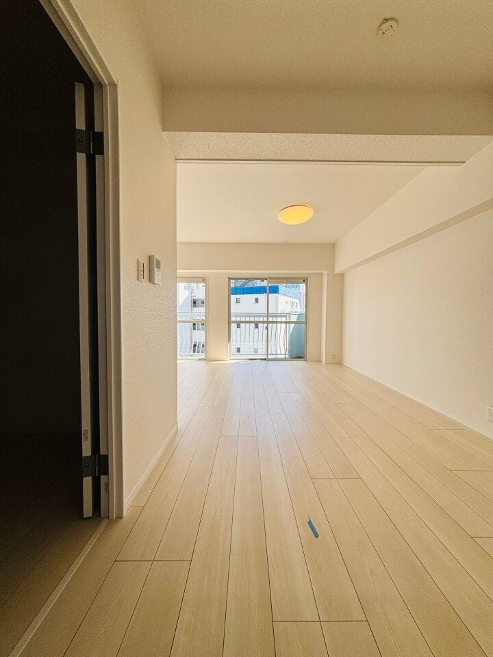 白を基調とした内装で、お部屋全体が明るく清潔感にあふれています。