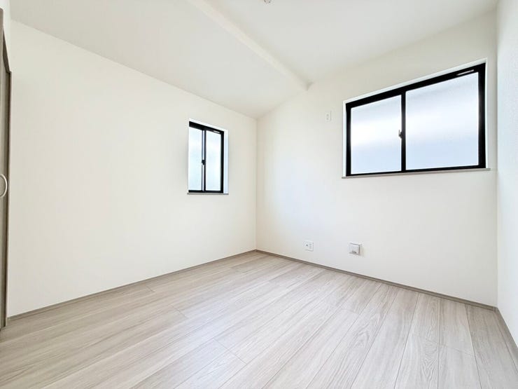 ◎洋室:2-A号棟(3/27撮影)
2階に洋室4部屋の間取りなので、ご家族の多いご家庭にもうれしい4LDKです!