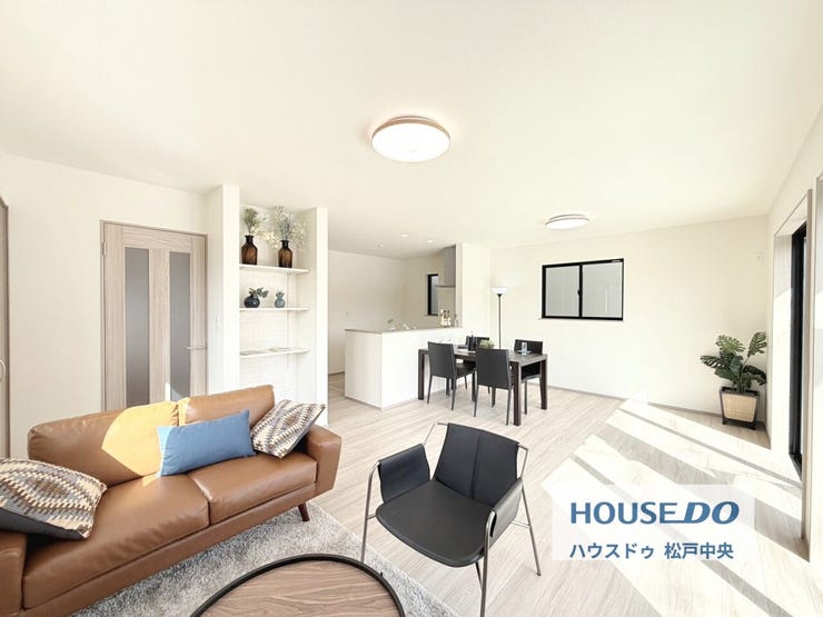 ◎リビング:2-A号棟(3/27撮影)
LDKはゆったり16帖!
くつろぎのリビング部分が広く、来客の際も皆でお話ができます◎