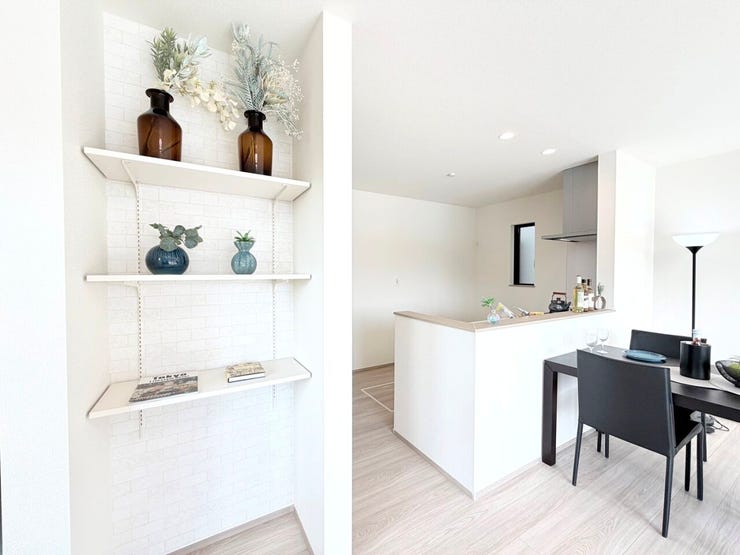 ◎可動棚:2-A号棟(3/27撮影)
小物の収納やお花・写真などを立てておくのもいいですね♪