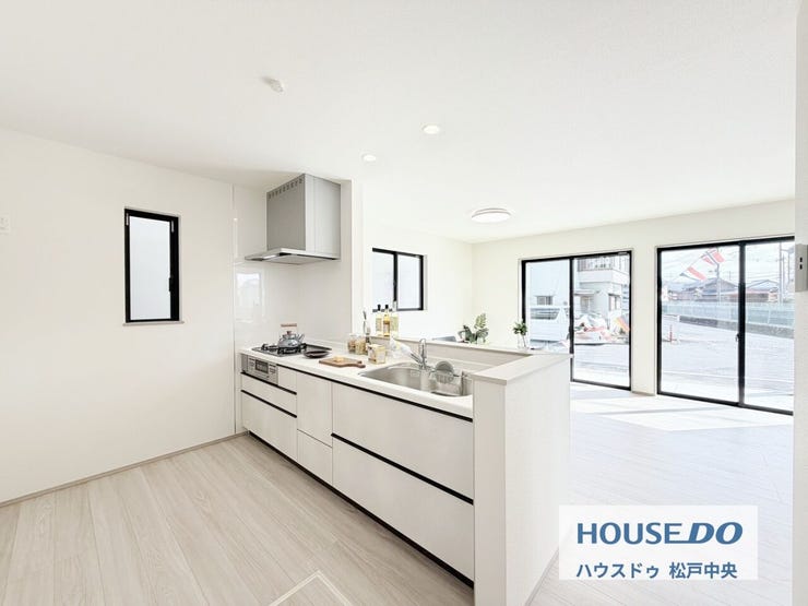 ◎キッチン:2-A号棟(3/27撮影)
ご家族と会話を楽しみながらお料理できる対面キッチン!ご家族との絆も深まりそうです!