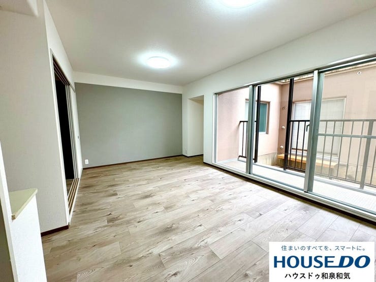 12帖のLDKです!陽光が差し込み明るい空間です!