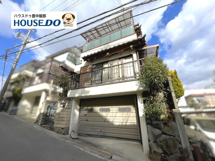 【外観】
阪急宝塚線「曽根」駅から徒歩12分の閑静な住宅街!シャッター車庫でお車1台保管可能です♪