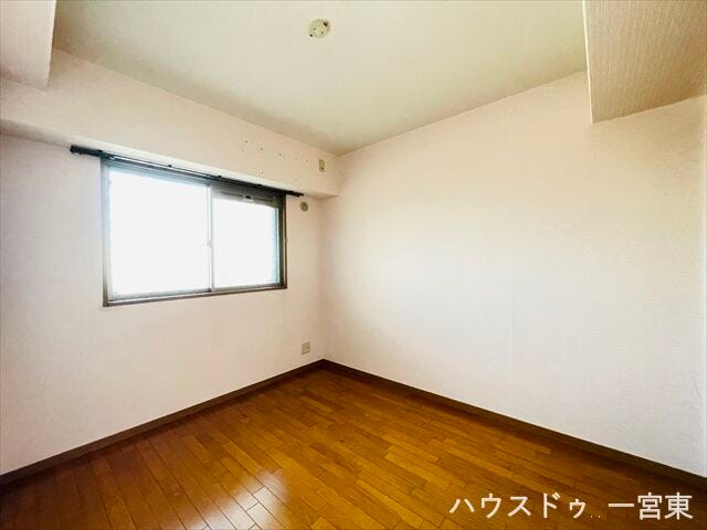 【5.2帖】コンパクトなお部屋は、書斎や趣味部屋など多用途に活躍します。