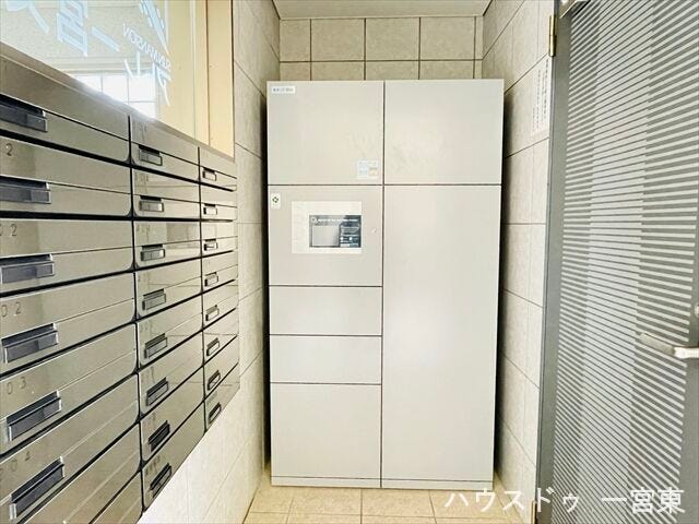 ≪宅配ボックス≫留守がちなご家庭でもいつでも気兼ねなく荷物が受け取れます