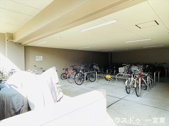 ≪駐輪場≫屋根付きの駐輪場がしっかり併設されております。