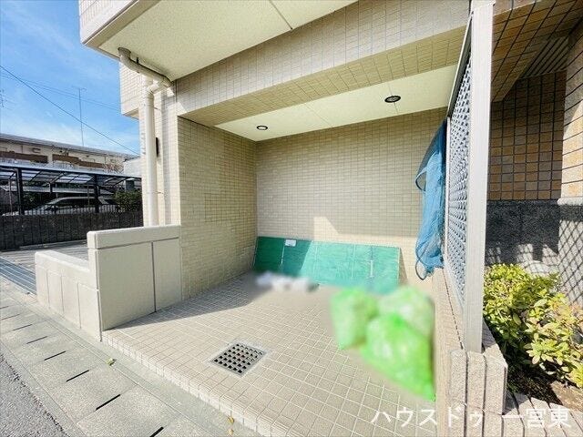 ≪ゴミ置き場≫しっかり囲われているので安心です。ルールを守って心地良く使用しましょう。