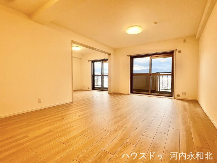 家具が美しく映える、無駄のない長方形リビング。
レイアウトを自由に楽しめます。
