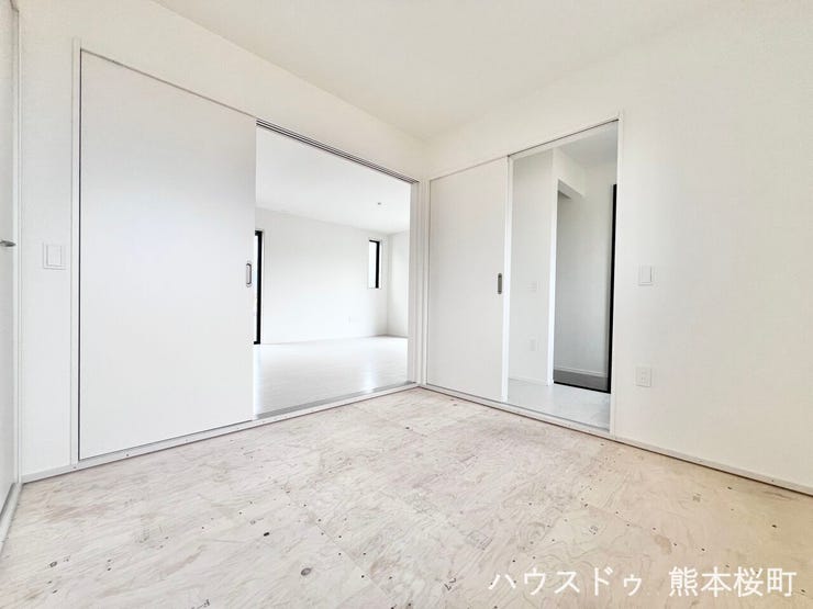 ■□■憩いと多用途の万能空間■□■ゲストをもてなし、昼寝や家事にも使える、畳のぬくもりが心地よい多目的スペース。