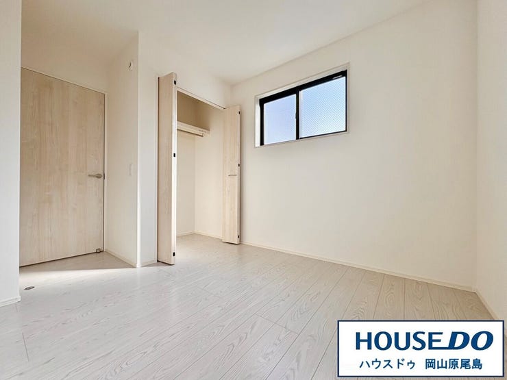 お日様の光を、爽やかな風を、たっぷり取り込めます。室内はいつも明るい空間なので気持ちの良い朝を迎えられます。毎日の生活も明るくなりそう♪