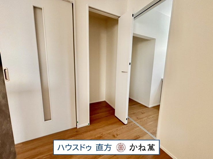 パントリー付き
日用品や食料品を収納するのに便利