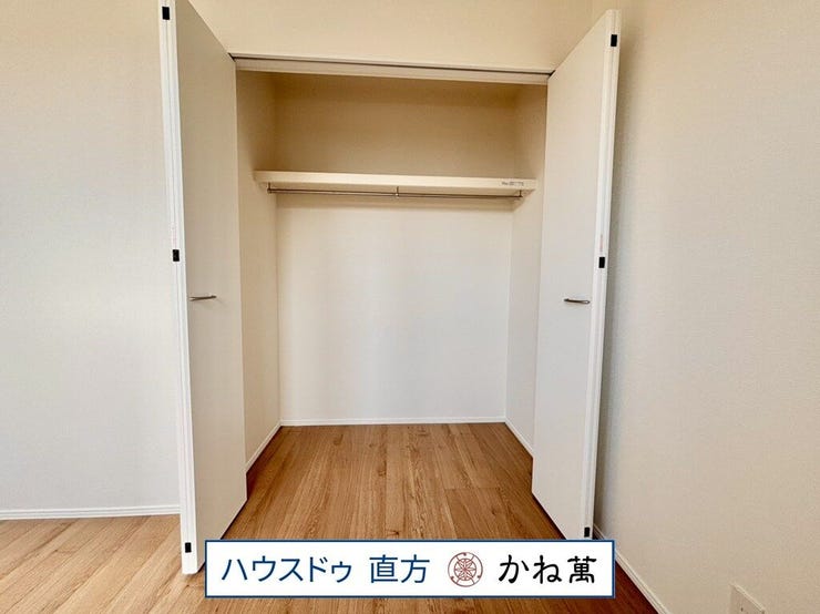 2階洋室(6.2帖)のはクローゼットがあります