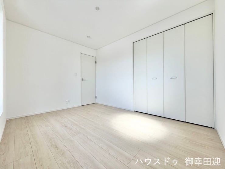 ■2階6帖洋室■心からリラックスできる静けさ、上質な眠りで、毎日をリセットします。明日への活力を養う空間です。