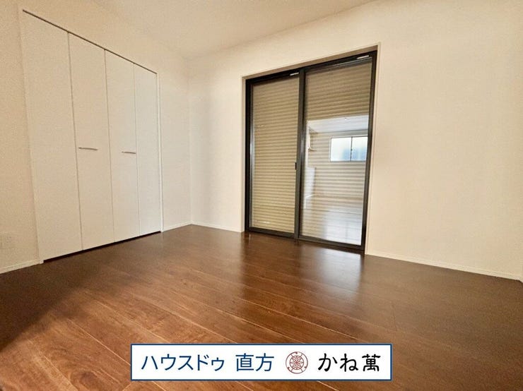 1階洋室(5帖)
クローゼットがあります