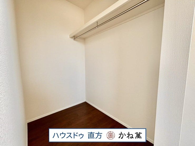 2階洋室(6帖)にはウォークインクローゼットがあります