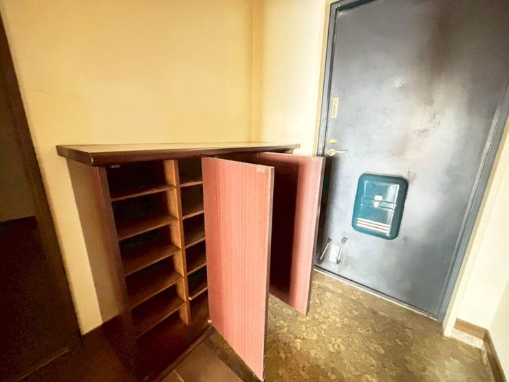 【2026年5月リフォーム】エクレール穴生♪穴生小・中学校♪システムキッチン♪都市ガス♪南向き♪