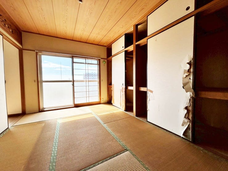 【2026年5月リフォーム】エクレール穴生♪穴生小・中学校♪システムキッチン♪都市ガス♪南向き♪