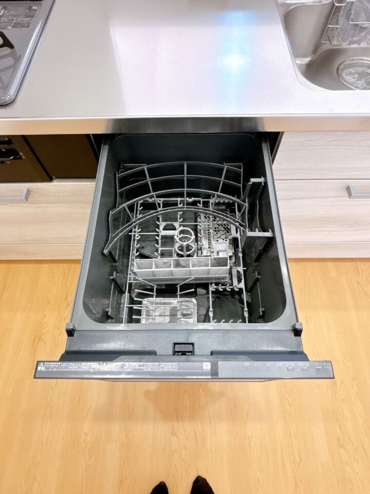 手荒れ防止や家事の時短もできる食洗器付き!