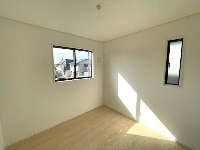 2階 テレワークルーム(4.5帖)
趣味部屋としても、書斎としても使いやすいお部屋です。
家族構成や生活スタイルに柔軟に対応できます。