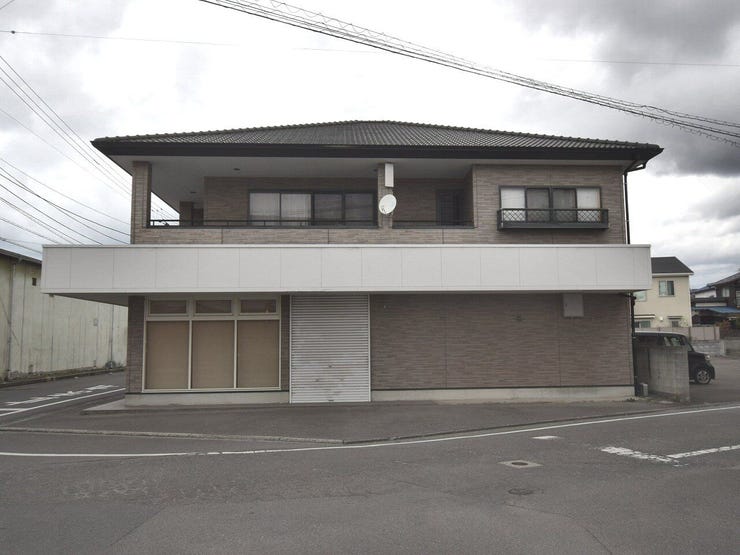 外観を南側より撮影