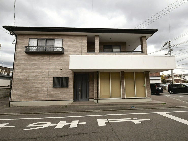 外観を西側より撮影