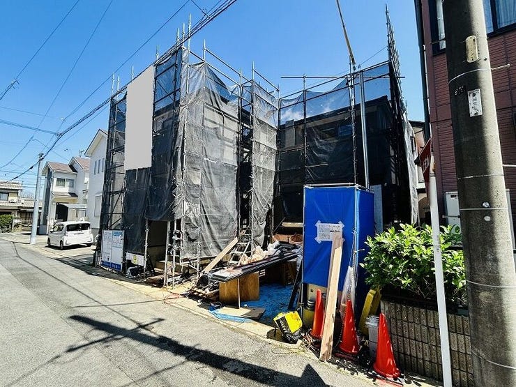 完成前の物件に限り、カラー選択やオプション工事 などのサービス特典が受けられる場合がございます。詳しくお知りになりたい方はお気軽にお問合せください。