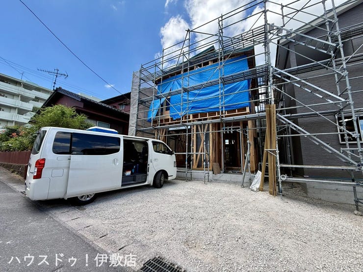 【外観写真】
棟が上がりました!完成後では見れない建物内部の内覧も可能です
令和8年7月18日撮影