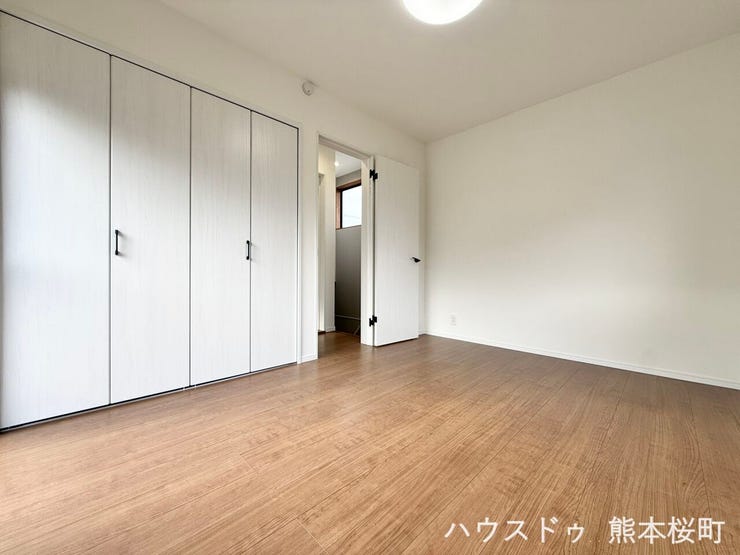 ■2階6帖洋室①■心からリラックスできる静けさ、上質な眠りで、毎日をリセットします。明日への活力を養う空間です