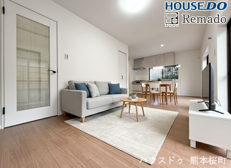 ■家族の笑顔が集う、安らぎとくつろぎの中心地■お気に入りの家具を迎え、窓からは心地の良い光が差し込みます。※CGで家具を配置しています