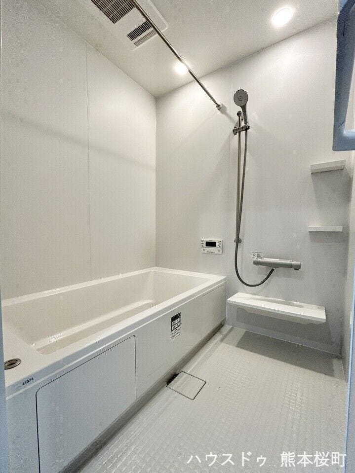 ■□■浴室■□■
1日の疲れを癒すあたたかなバスルームは、暖房換気乾燥機付きで雨の日のお洗濯物にも効果的です♪