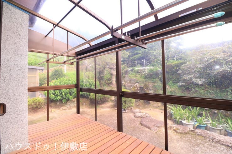 本城町 中古戸建 【サンルーム】
天候に左右させずに洗濯物が干すことが可能です！灰が降る日も安心です