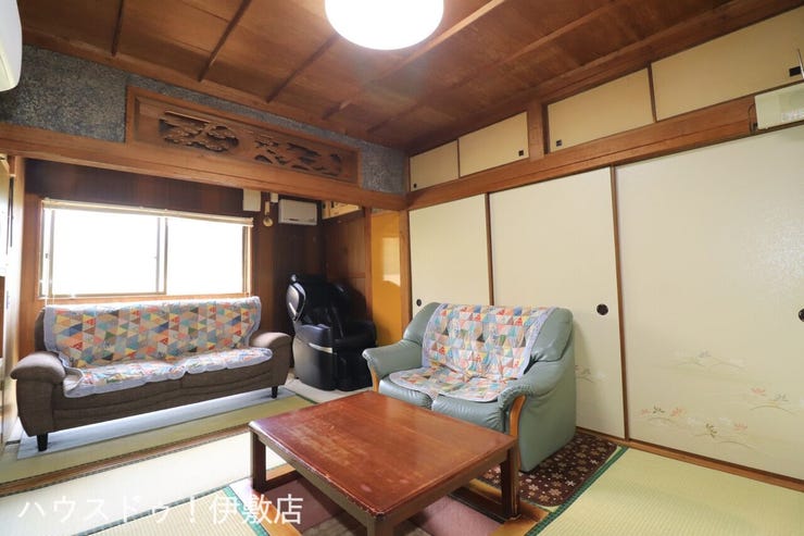 本城町 中古戸建 【和室6.75帖】
掘りごたつ付で家族みんなで温まりながらゆっくりと過ごせるスペース