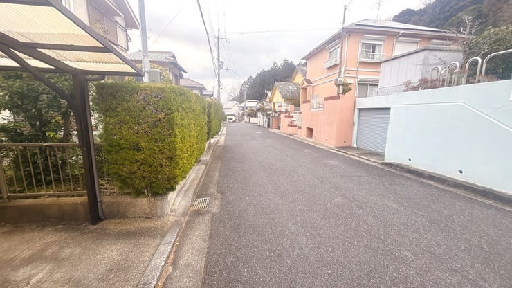 周辺に高い建物がなく日当たり良好な立地です。