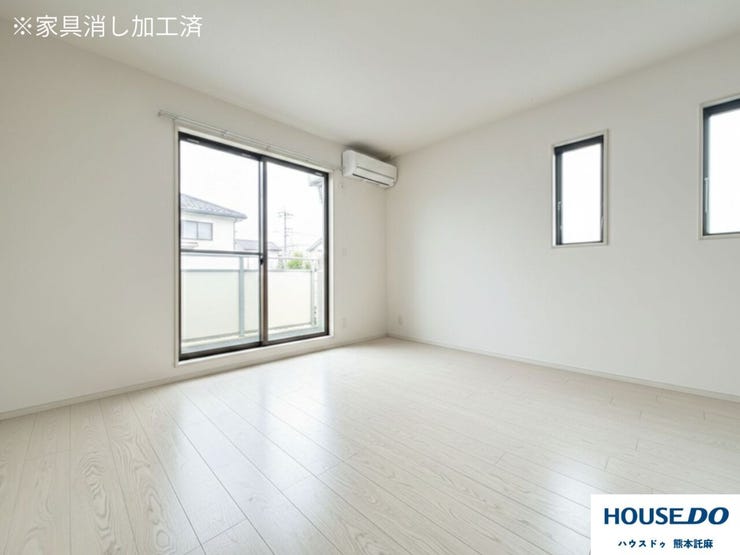 8帖の洋室は主寝室におすすめ!明るい洋室です♪