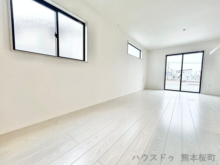 ■□■安らぎと笑顔の中心地■□■陽光が優しく降り注ぎ、会話が自然と弾む。ここでは、毎日が特別な時間へと変わります。