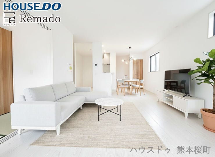 ■□■家族の笑顔が集う、安らぎとくつろぎの中心地■□■お気に入りの家具を迎え、窓からは心地の良い光が差し込みます。※CGで家具を配置しています。