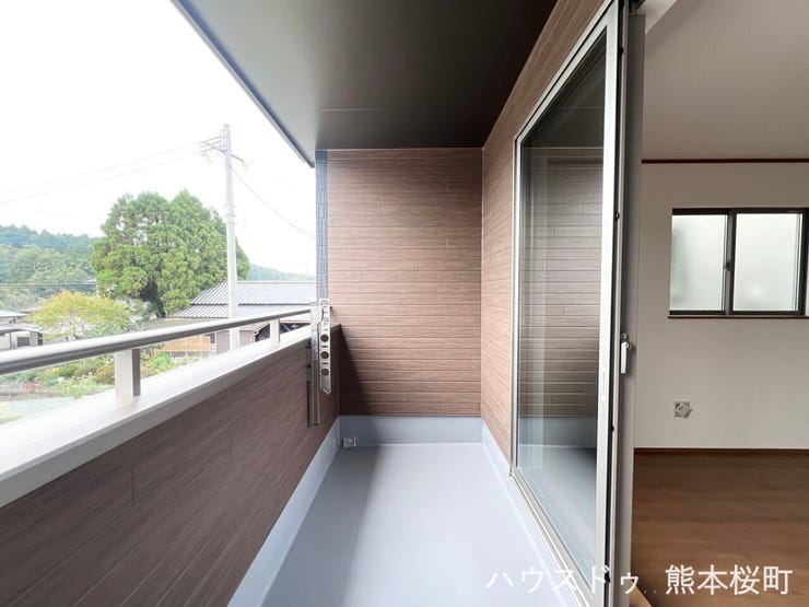 ■□■空の下の開放的な特等席■□■日光浴や読書、外の空気を感じながらリフレッシュ。暮らしを豊かにする、もう一つの心地よい空間です。