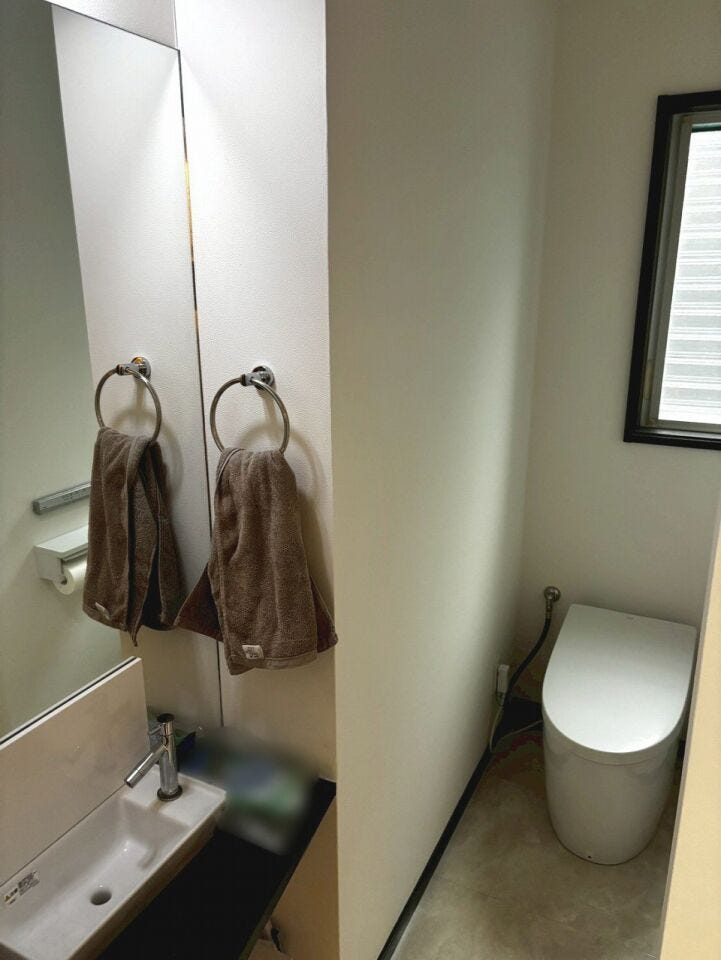 2階プライベートルーム内にあるトイレ
トイレは2023年頃にリフォームしております♪