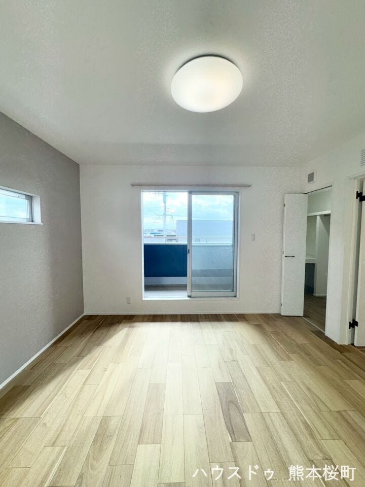 ■2階8帖洋室■心からリラックスできる静けさ、上質な眠りで、毎日をリセットします。明日への活力を養う空間です。