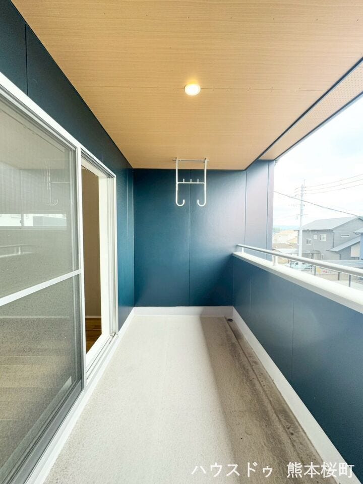 ■空の下の開放的な特等席■日光浴や読書、外の空気を感じながらリフレッシュ。暮らしを豊かにする、もう一つの心地よい空間です。