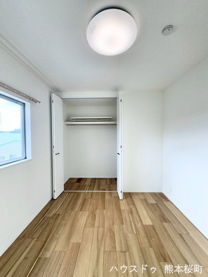 ■2階5.25帖洋室■寝室、書斎、趣味の部屋。家族の成長やライフスタイルに合わせ、様々な使い方ができる快適な空間です。