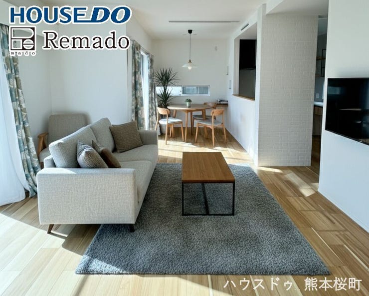 ■家族の笑顔が集う中心地■お気に入りの家具を迎え、窓からは心地の良い光が差し込みます。※CGで家具を配置しています。