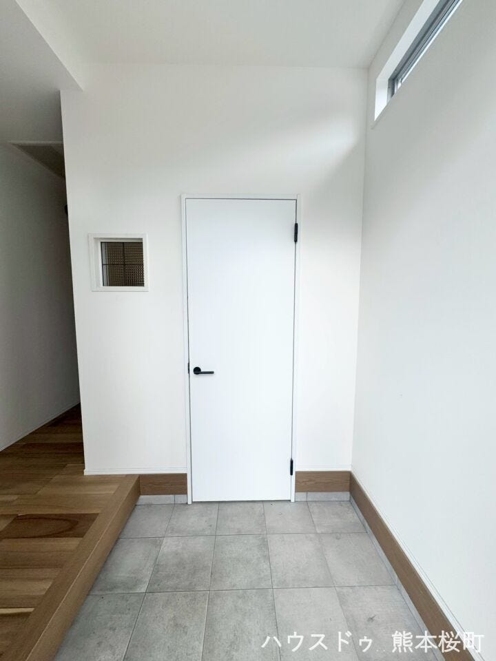 ■「しまう」が叶える美しい玄関■大容量のシューズボックスがあることでいつも整理された、気持ちの良い「家の顔」を保てます。