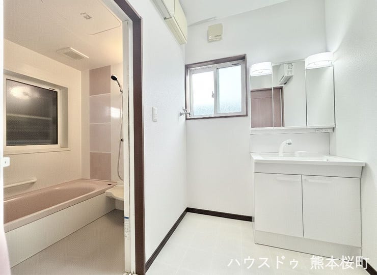 ■清々しいリフレッシュ空間■自分を磨き、気持ちを切り替える。心地よい光が差し込むプライベートスペース。