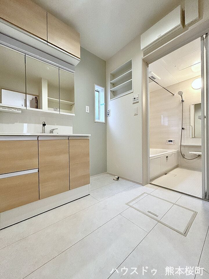 ■□■清々しいリフレッシュ空間■□■自分を磨き、気持ちを切り替える。心地よい光が差し込むプライベートスペース