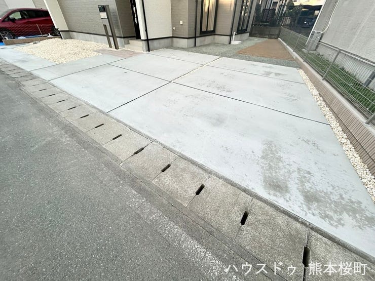 ■□■車と趣味の幅が広がる場所■□■単なる駐車スペースではない、洗車やタイヤ交換、DIYにも使える多目的な屋外スペースです