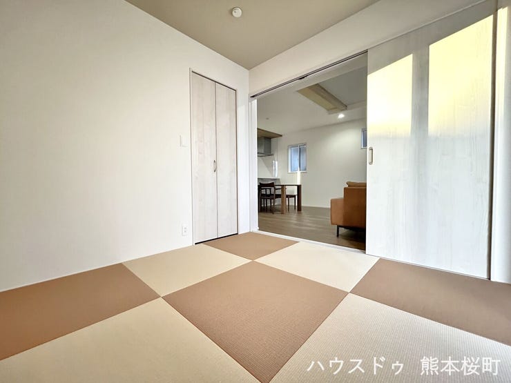 ■□■憩いと多用途の万能空間■□■ゲストをもてなし、昼寝や家事にも使える、畳のぬくもりが心地よい多目的スペース