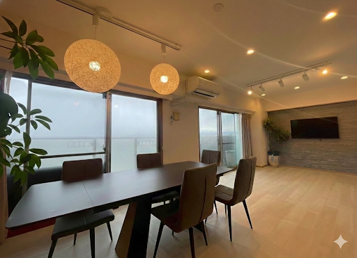 ◇19帖の広々リビング!オーシャンビューを眺めることの出来る空間です。
※本画像は入居者様の家具をCGで消した画像であり、現況と異なる可能性がございます。