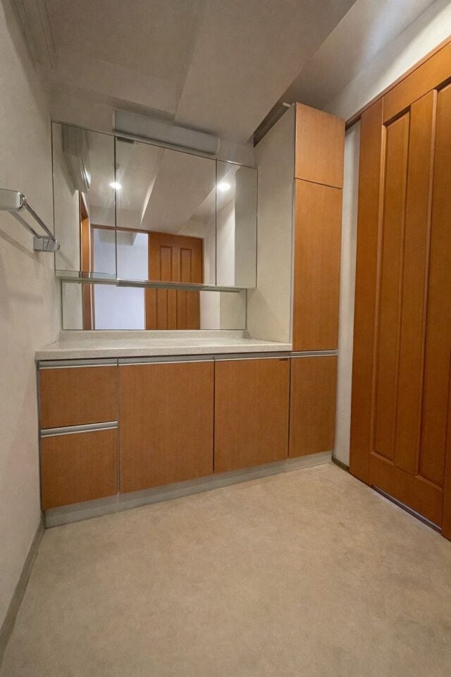 ◇収納豊富で、ご家族皆様の生活必需品も十分収納いただけます。
※本画像は入居者様の家具をCGで消した画像であり、現況と異なる可能性がございます。