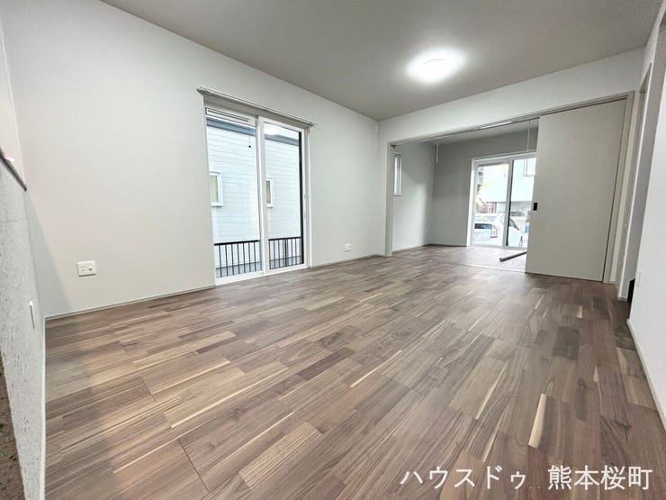 ■□■インテリアが映える洗練されたリビング■□■家具の配置を考えたり、ご自身の生活を実際にイメージしてもらうのも内覧ツアーの醍醐味です♪